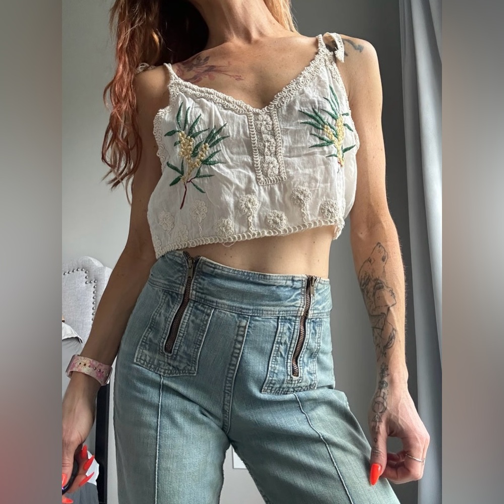 NWOT POL OneSize Bohemian Cream Embroidered Crop Top